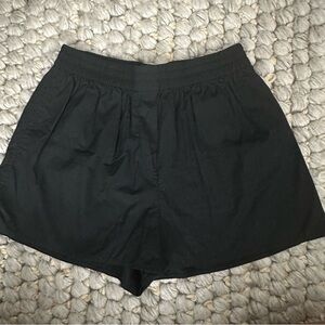 Aritzia/Babaton Pull on shorts black size‎ small